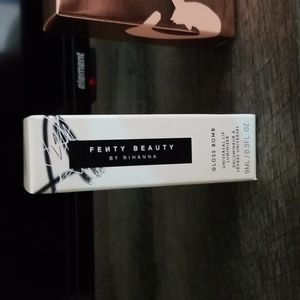 Fenty Beauty gloss bomb